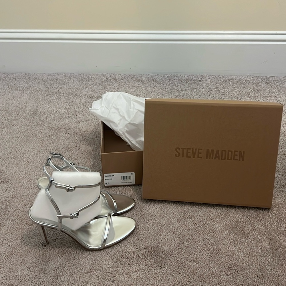 Sliver Steve Madden Theresa heels size 6.5